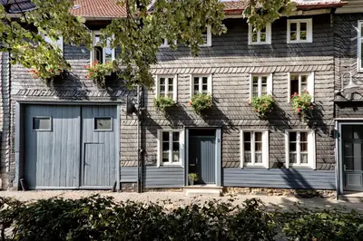 Das Gebäude in dem sich die Pension befindet