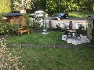 Ein Garten an der Unterkunft Ferienwohnung Hoppelnase mit eigener Sauna