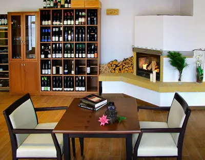 Getränke in der Unterkunft DAS TANN rooms & wine
