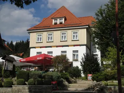 Das Gebäude in dem sich die Pension befindet