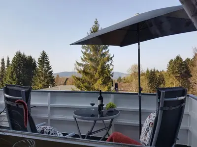 Ein allgemeiner Bergblick oder ein Berglick von der Ferienwohnung aus