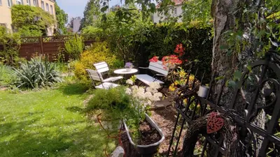 Ein Garten an der Unterkunft FEWO am Wetzstein
