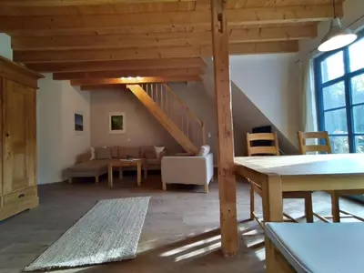 Ein Sitzbereich in der Unterkunft Forsthaus Goldberg