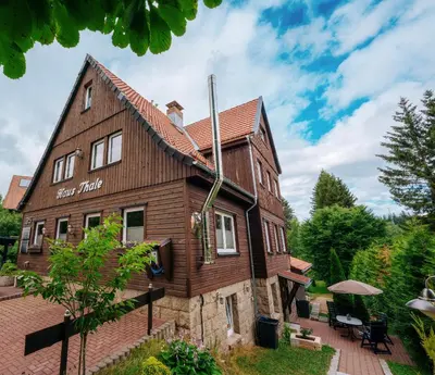 Das Gebäude in dem sich die Ferienwohnung befindet
