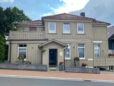 Das Gebäude in dem sich die Ferienwohnung befindet