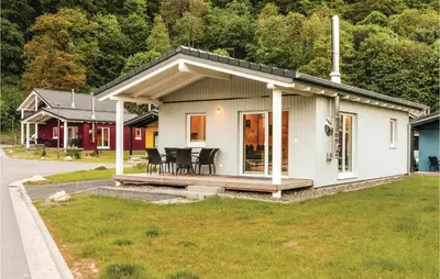 Das Gebäude in dem sich das Ferienhaus befindet