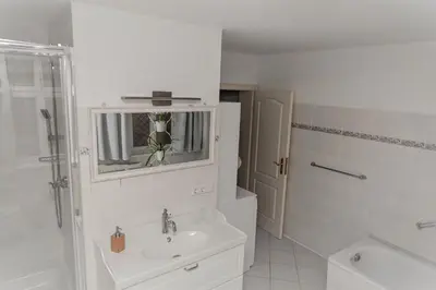Ein Badezimmer in der Unterkunft Ecke - der Romanik