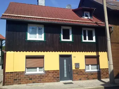 Das Gebäude in dem sich die Ferienwohnung befindet