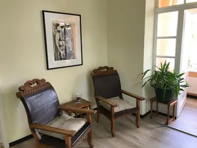Ein Sitzbereich in der Unterkunft Ferienwohnung Bornemann