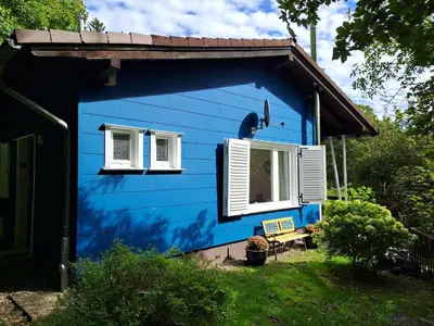 Das Gebäude in dem sich das Ferienhaus befindet