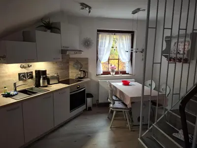 Küche/Küchenzeile in der Unterkunft Ferienwohnung LUNA Haus Sachsensteinblick, Wohnung über 2 Etagen