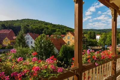 Ein allgemeiner Bergblick oder ein Berglick von der Pension aus