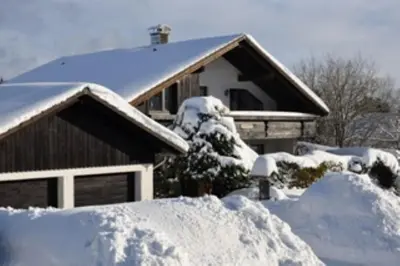 Harzhaus Rauch im Winter