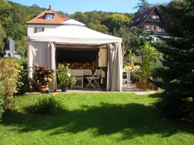 Ein Garten an der Unterkunft Ferienwohnung Zeus