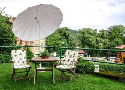 Ein allgemeiner Bergblick oder ein Berglick von der Ferienwohnung aus
