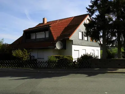 Das Gebäude in dem sich die Ferienwohnung befindet