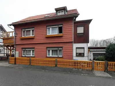 Das Gebäude in dem sich die Ferienwohnung befindet