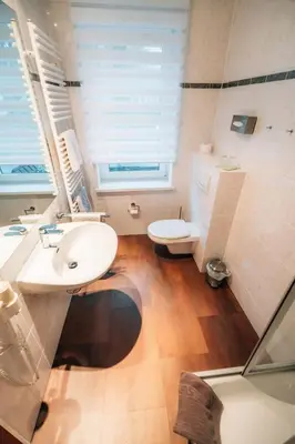 Ein Badezimmer in der Unterkunft Zellerfelder Hof