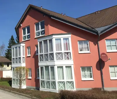 Das Gebäude in dem sich die Ferienwohnung befindet