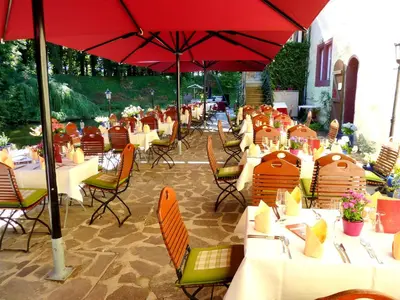 Ein Restaurant oder anderes Speiselokal in der Unterkunft Hotel & Spa Wasserschloss Westerburg