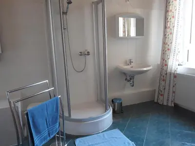 Ein Badezimmer in der Unterkunft Ferienwohnungen Vier Jahreszeiten