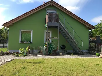 Ein Garten an der Unterkunft Ferienwohnung Apfeltraum