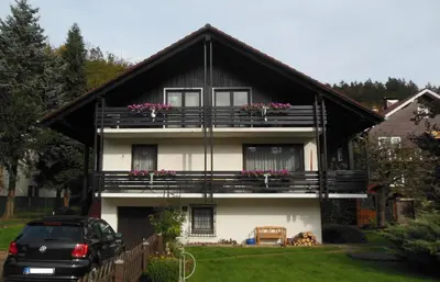 Das Gebäude in dem sich die Ferienwohnung befindet