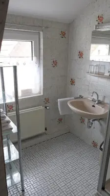 Ein Badezimmer in der Unterkunft Hotel zur Post