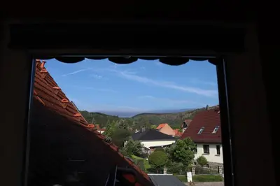 Ein allgemeiner Bergblick oder ein Berglick von des Ferienhauses aus