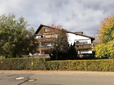 Das Gebäude in dem sich die Ferienwohnung befindet