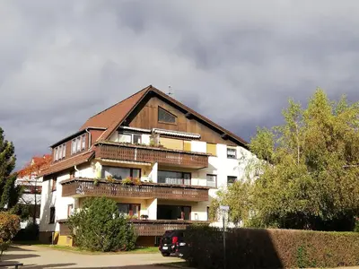 Das Gebäude in dem sich die Ferienwohnung befindet