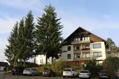 Das Gebäude in dem sich die Ferienwohnung befindet