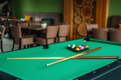 Ein Billardtisch in der Unterkunft Haus Sonnblick - Gruppenhaus - bis zu 42 Personen - großer Gemeinschaftsbereich - Billiard - Soccer - Dart - Garten