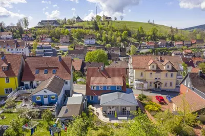 Ein allgemeiner Bergblick oder ein Berglick von der Ferienwohnung aus