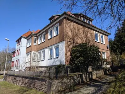 Das Gebäude in dem sich die Ferienwohnung befindet