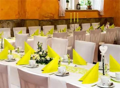 Ein Restaurant oder anderes Speiselokal in der Unterkunft Hotel Gut Voigtlaender