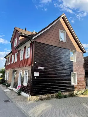 Das Gebäude in dem sich die Ferienwohnung befindet