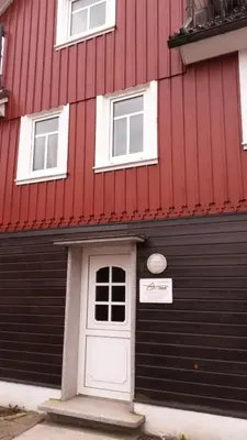 Das Gebäude in dem sich die Ferienwohnung befindet