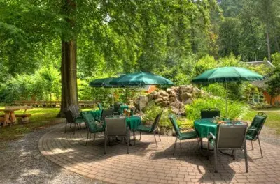 Ein Garten an der Unterkunft Kurpark Flair Hotel Im Ilsetal