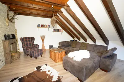 Ein Sitzbereich in der Unterkunft LIGHTQUARTIER Harzklopfen - Große Wohnung - Balkon - Harzstyle