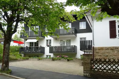 Das Gebäude in dem sich die Ferienwohnung befindet