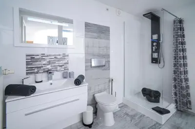 Ein Badezimmer in der Unterkunft Boutique-Hotel UPGRADE #HarzDesignHotel #DesignUpgradeWernigerode #BoutiqueStayHarz
