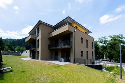 Das Gebäude in dem sich die Ferienwohnung befindet