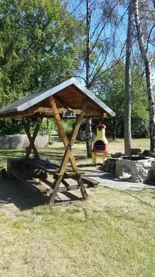 Ein Garten an der Unterkunft Ferienwohnung Sagenwelt
