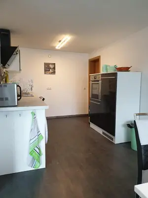 Küche/Küchenzeile in der Unterkunft Skibbi`s Ferienhaus an der Sonnenloipe in Friedrichsbrunn