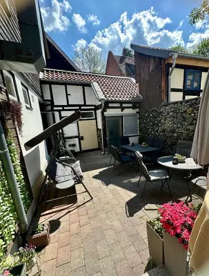 Ein Garten an der Unterkunft Altstadt-Hotel Gosequell