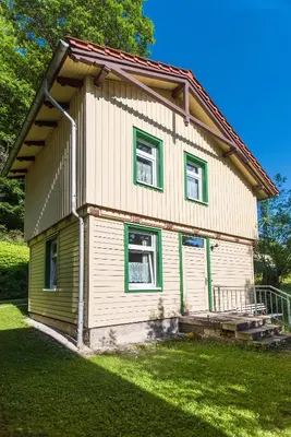 Das Gebäude in dem sich die Ferienwohnung befindet