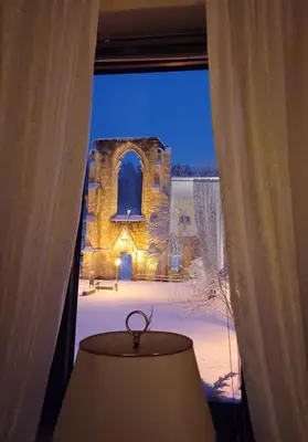 Ein Bett oder Betten in einem Zimmer der Unterkunft Ferienwohnungen Klosterblick