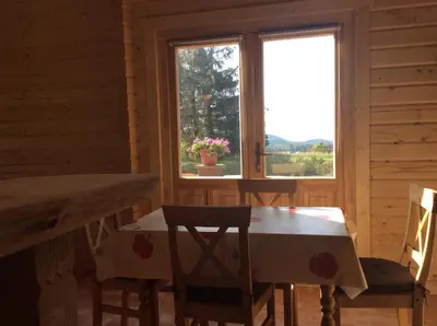 Ein allgemeiner Bergblick oder ein Berglick von des Chalets aus
