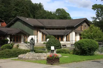 Das Gebäude in dem sich die Ferienwohnung befindet